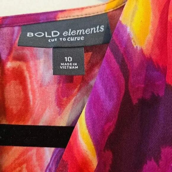 Bold Elements Cut to Curve Dress - Picture 5 of 5